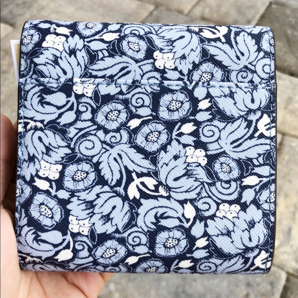 Gaby’sBags👜💕- Michael Kors Trifold Wallet Floral - Picture 6 of 6